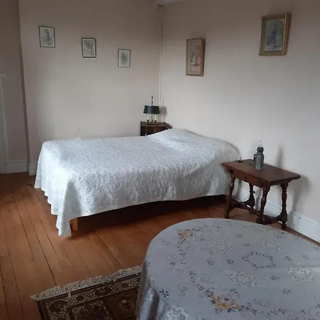 בית נופש Le Chateau Saucourt-sur-Rognon