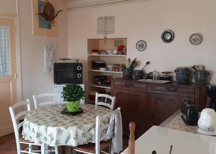 בית נופש Le Chateau Saucourt-sur-Rognon