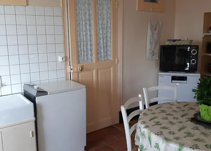 Le Chateau בית נופש Saucourt-sur-Rognon